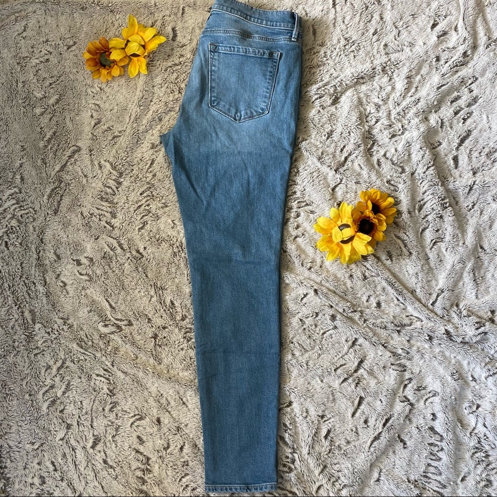LOFT Modern Skinny Jean Size 12 Light Wash Denim - Picture 5 of 5